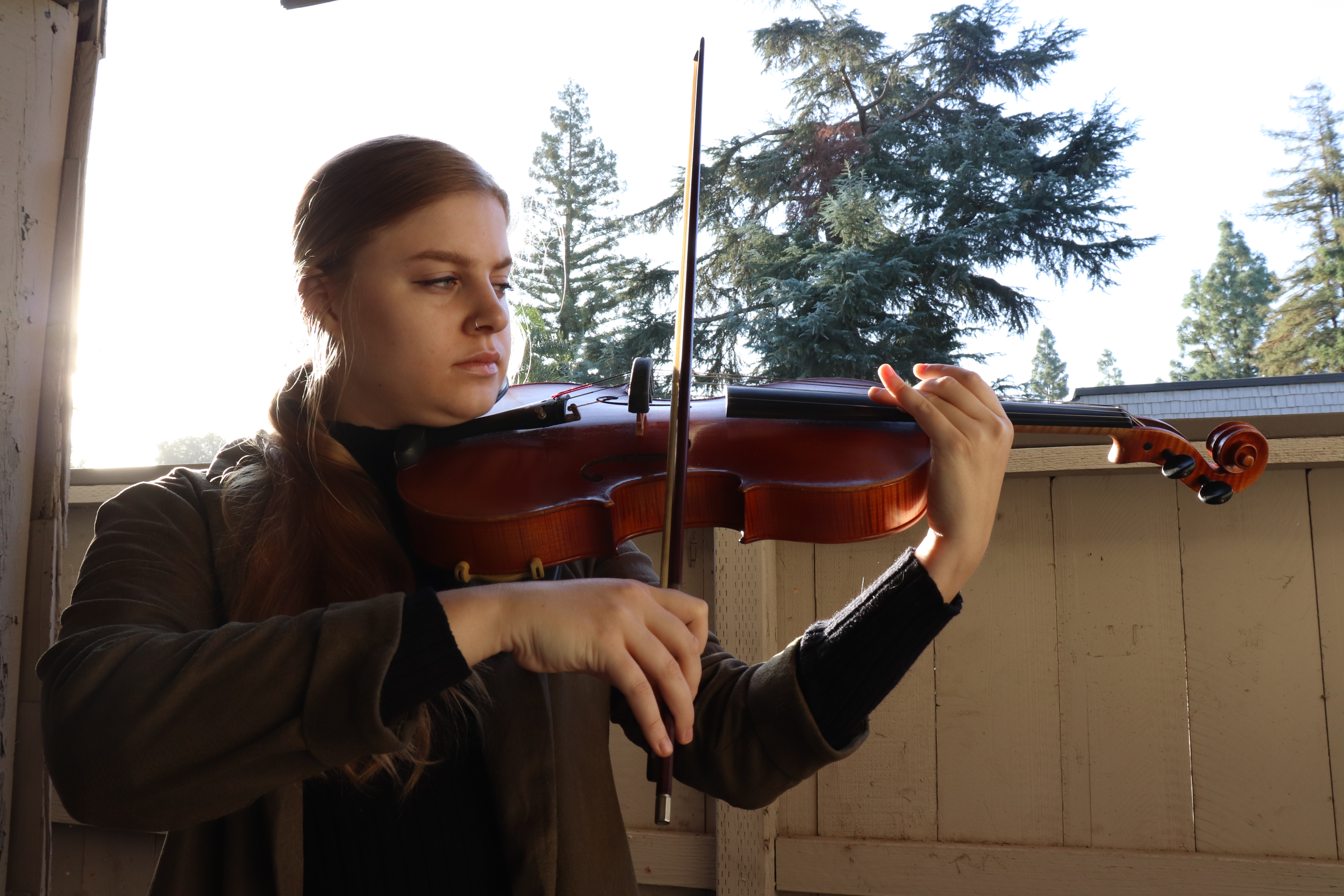 Picture of a girl playing Viola